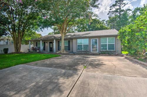 2-unit House Venue With Pool And Pet Friendly!