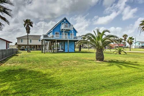 Cozy Surfside Beach House With Deck And Gulf Views!