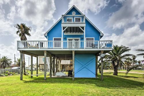 Cozy Surfside Beach House With Deck And Gulf Views!