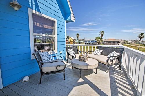 Cozy Surfside Beach House With Deck And Gulf Views!