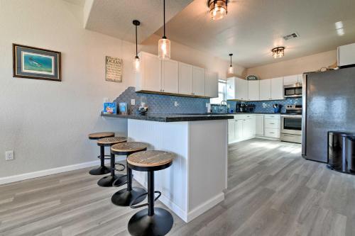 Oceanfront Retreat With Decks Steps To Surfside Beach