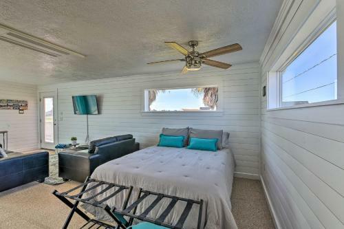 Apartamento Inviting Studio - Walk Less Than 1 Mile To Surfside Beach!