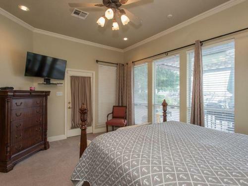 North Wind - Beautiful Home And Backyard For Entertaining