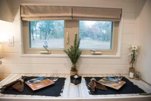 Elegant Tiny House In Waco–near Magnolia