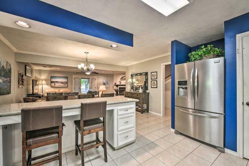 Quiet Lake Conroe Townhome With 2 Boat Slips!