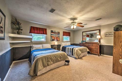 Quiet Lake Conroe Townhome With 2 Boat Slips!