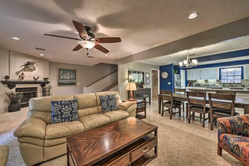 Quiet Lake Conroe Townhome With 2 Boat Slips!