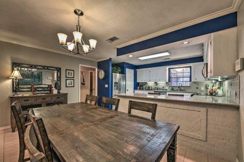 Quiet Lake Conroe Townhome With 2 Boat Slips!