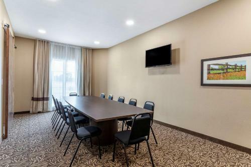 Hotel Comfort Inn & Suites