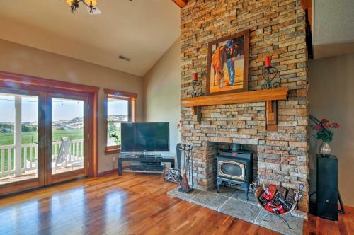 Custom Home With Decks In Boulder! Gateway To Parks!