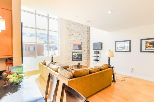 The Lofts #6a - Base Camp Loft