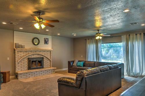 Charming Home In Central Escalante With Mtn Views!