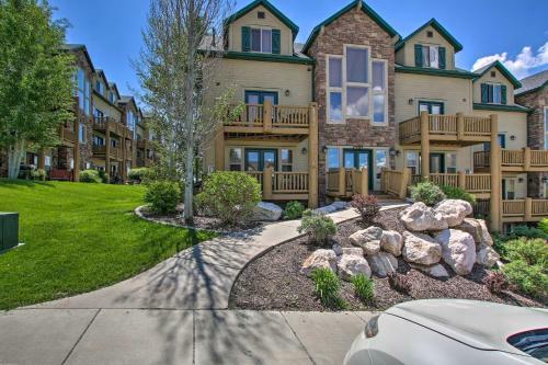Eden Condo With Balcony, Fireplace And Mtn Views!