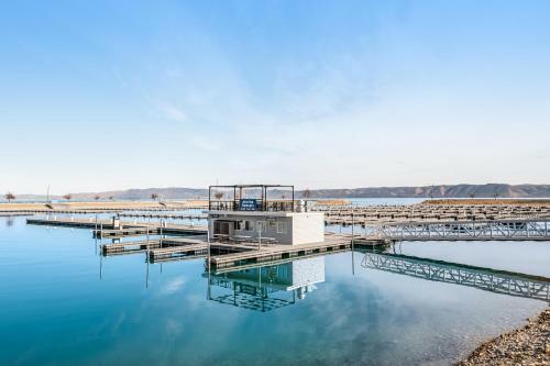 Meadows Inn At Bear Lake