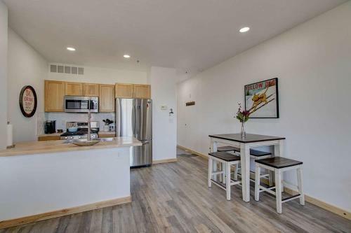 Updated Lakeview Condo Near Jordanelle