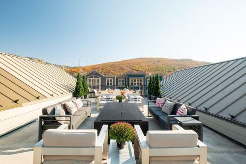 Mogul Mansion By Blueswell