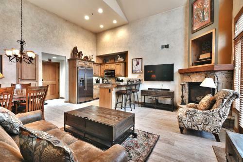 Mogul Mansion By Blueswell
