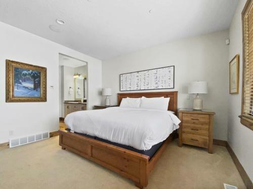 9922 Vista Home