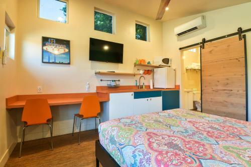 Hotel West 2 - Kokopelli West Studio. Downtown Location