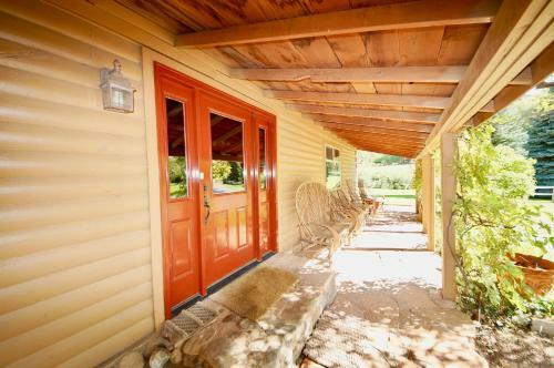Pack Creek ~ Lodge Suite