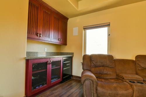 Pr 21 - Luxury Home With Shared Pool And Hot Tub 3 Bedroom