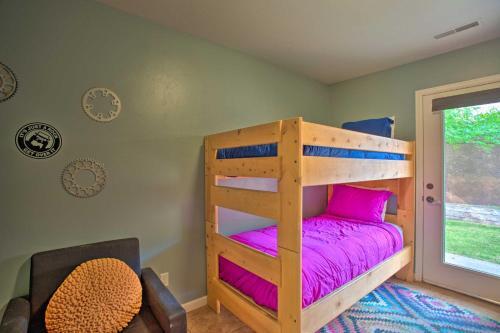 Modern Moab Townhome With Shared Pool And Hot Tub!