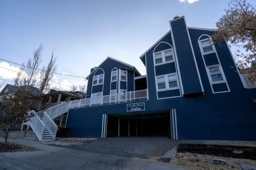 Hotel The Blue Church Lodge