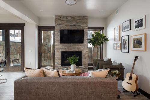 Blackstone 105