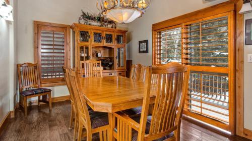 Lakeside Cabin 1687 Home