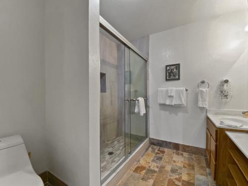 Apartamento Carriage House 305 Condo