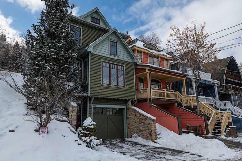 Ski And Ride Woodside By Casago