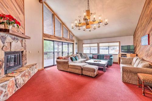 Apartamento Expansive Canyons Ski Retreat With Pool Access!