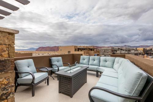 Villa Overlook Oasis