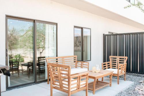 20 - Vue At Green Valley With Community Pool