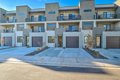 Sleek Townhome With Community Perks And Mtn Views
