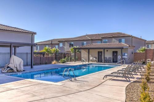 Vida Sol End Unit - Private Hot Tub & Firepit Townhouse