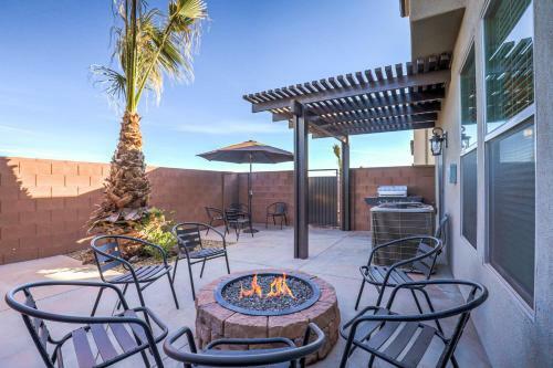 Vida Sol End Unit - Private Hot Tub & Firepit Townhouse