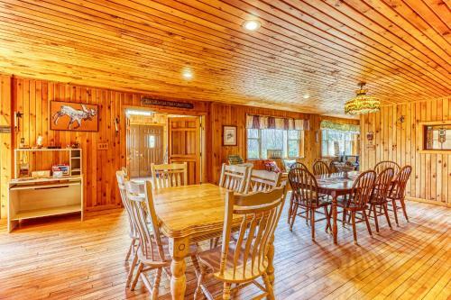 Justin Lake Lodge