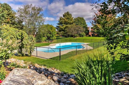 Stowe Townhome With Deck, Mtn Views And Resort Perks!