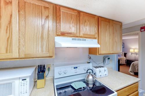 Mountainside Resort C402