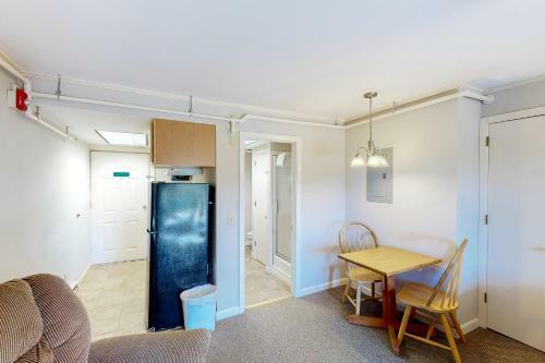 Mountainside Resort F102