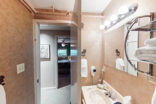 Mountainside Resort A201