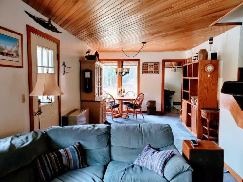 The Strac Shack Is A Beautiful Private Home With Large Front Porch