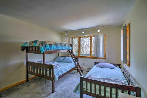 Spacious Wilmington Home With Game Room And Deck!
