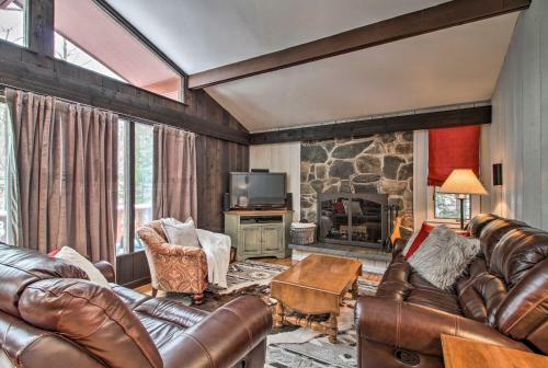 Stratton Mountain Chalet - Walk To Private Shuttle