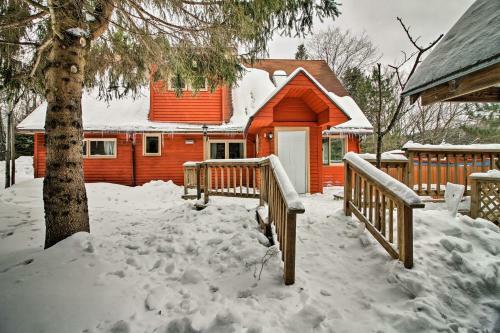 Vermont Getaway With Deck - 6 Miles To Mt Snow!