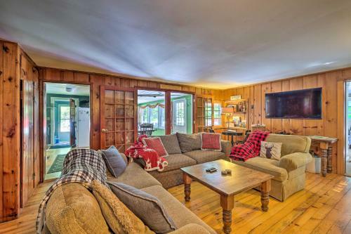 Charming Wilmington Cabin, 8 Mi To Mt Snow!