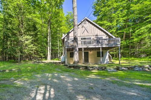 Sleek Cabin With Deck 8mi To Mount Snow And Hikes!