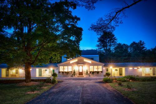 Hotel Arcady Mountain Motor Lodge