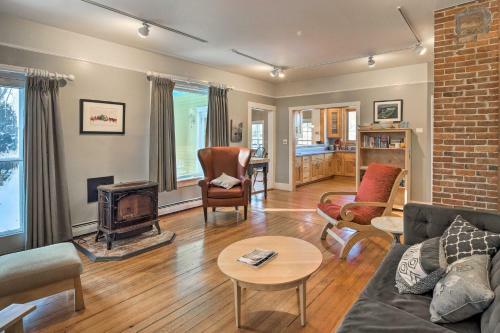 Riverside Retreat With Deck By Cornish-windsor Bridge